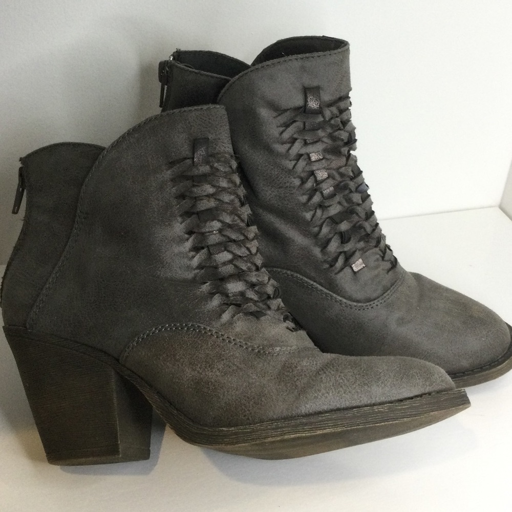 Maurice’s sexy back zip ankle boots - like new
